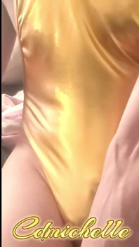 Cdmichelle สวมบอดี้สูทสีทอง