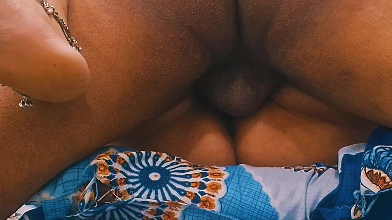 Catchybusty: Memek cewek ini dientot habis-habisan sama kontol 20 cm sampai dia...