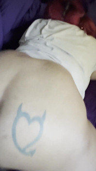 Futând brattiness-ul dintr-o femeie mare și frumoasă