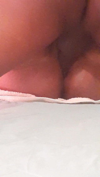 Sex and cum inside: Vibrations creampie