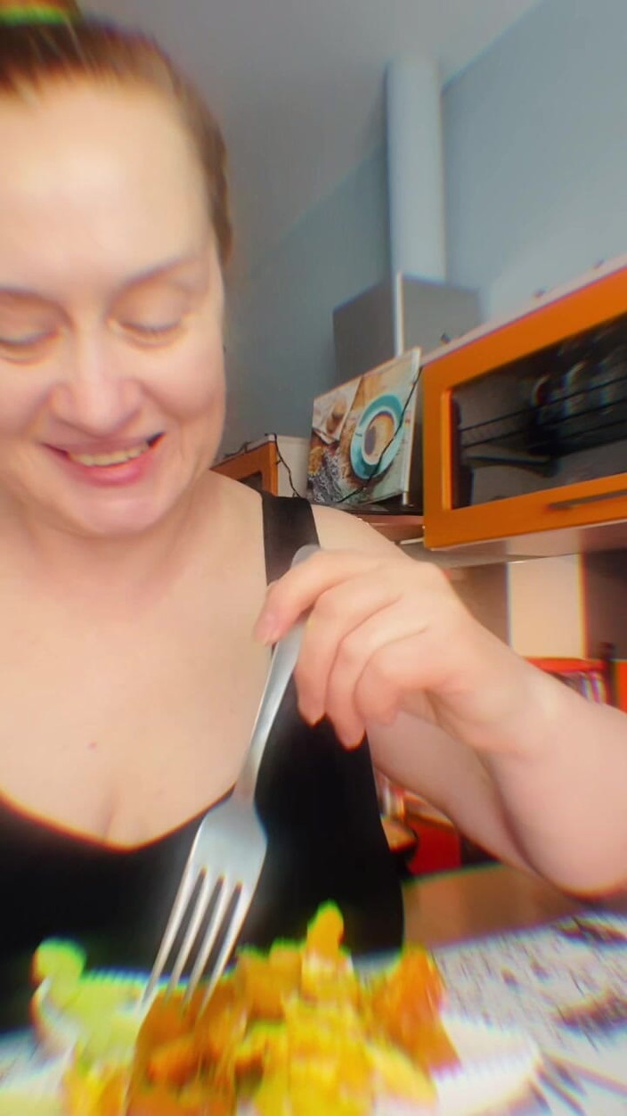 VikkiGeorgia: 거유와 야채 남자, 재미있는 게임