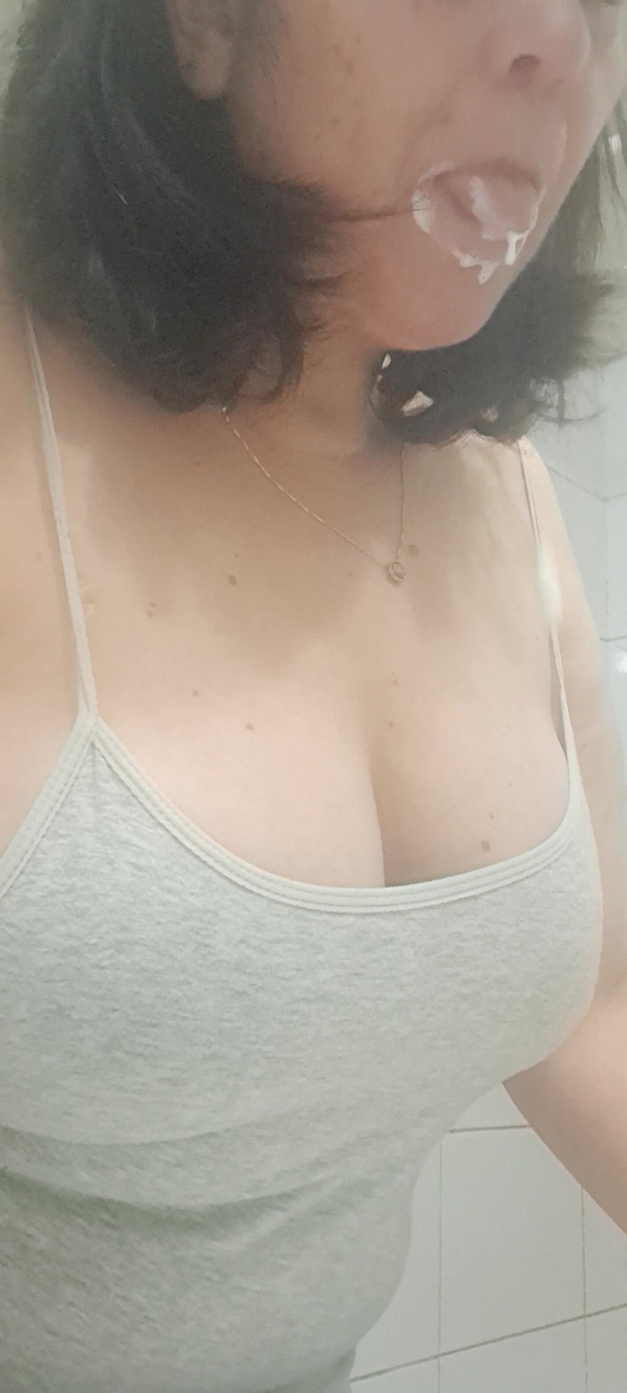 Mommy big hairy pussy: Pasta i munnen