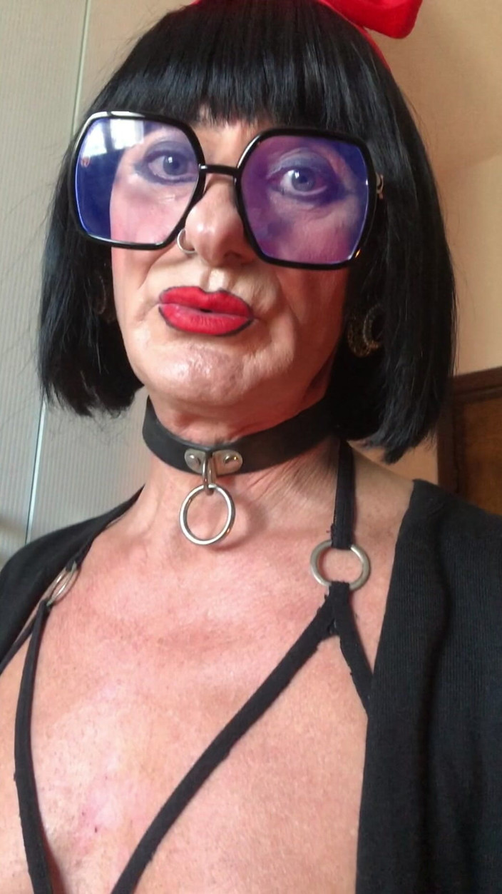 Andreina Naty: Borsten, Piercings En Lopen