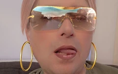 Masturbação anal em fio dental bonito