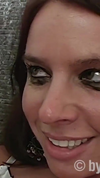 Deepthroat děvka potřebuje anální šukání