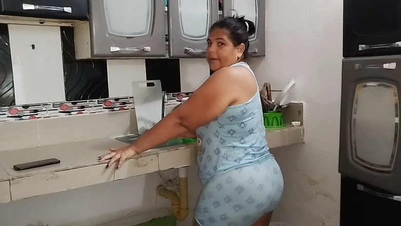 Adribella69: Nejlepší přítel mého manžela mi dobře šuká, zatímco jsme doma sami...