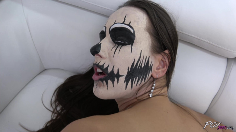 POV Bitch: Maskierte frau in sexy outfit hart anal penetriert