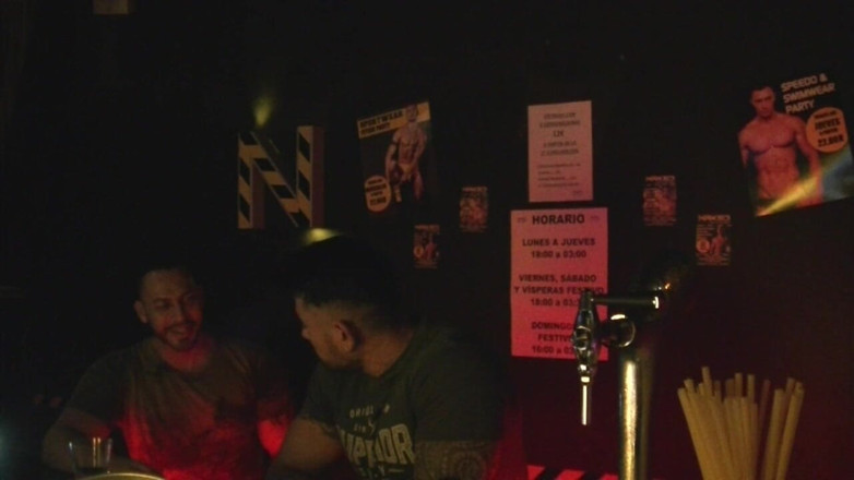 HARD FUCKER FROM MADRID: Sexy Stepdaddy fucked bareback by Viktor Rom in a bar