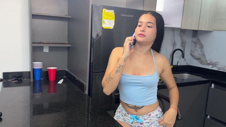JhonAndSara: Jovem latina paga em casa com sexo hardcore e gozada...