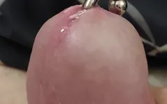 第一次用穿孔的鸡巴撸管并高潮