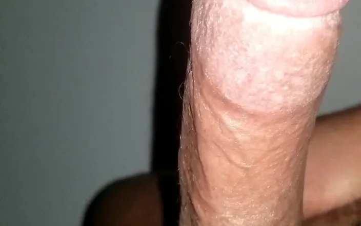 Mrcloseup1: Solo BBC Cumming Before Bed