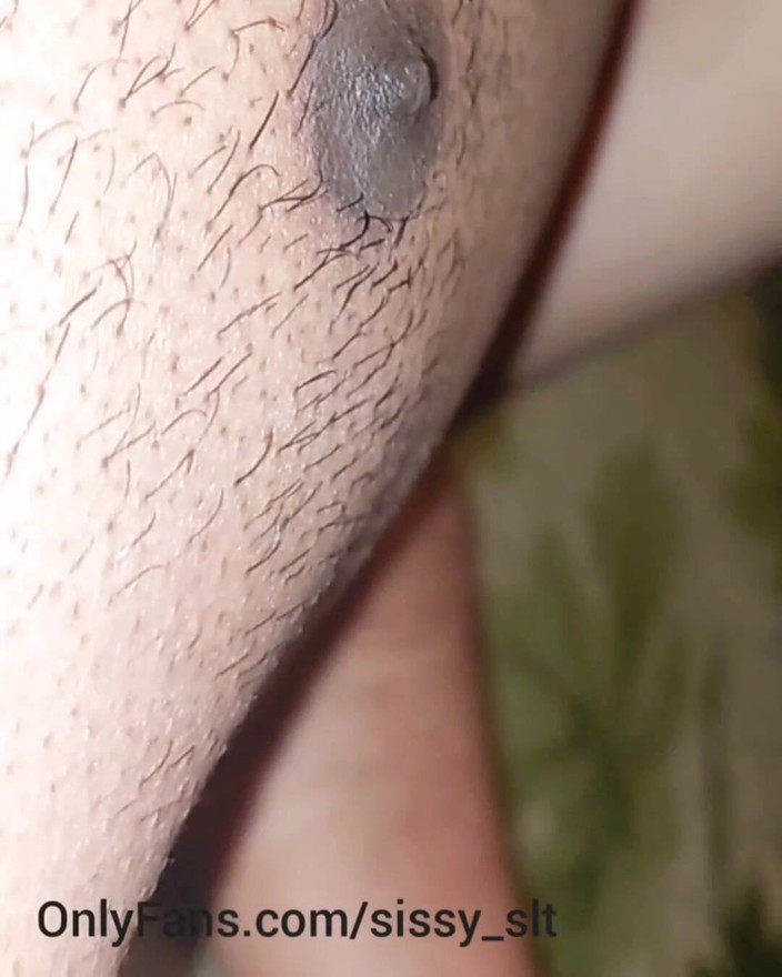 Sissy and hotwife: Cô vợ nóng bỏng cưỡi anh ta như một con điếm