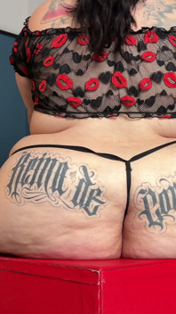 Andy Giant BBW Facesitting Massive Curves & Extreme Weight Difference