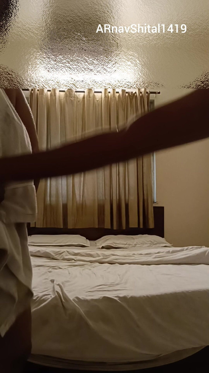Sexyshital14: Saya mengongkek bhabi montel di bilik hotel dengan keras