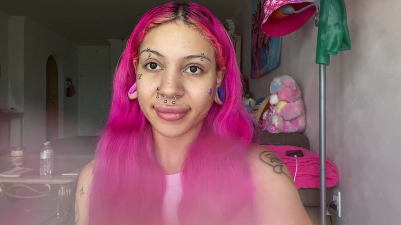 Nali Marie: Long Nails Fetish Tapping Asmr Scratching Your Face Softly Nails...