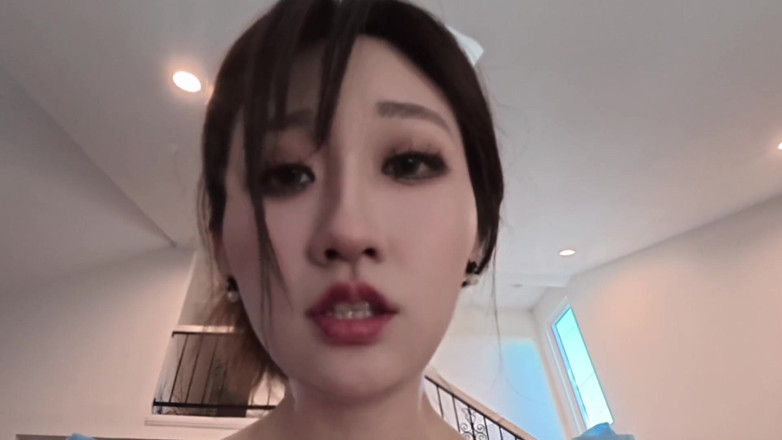 Chloe Lin: Su Esposa Asiática Saca Juguetes Sexuales Y Es Follada Por...