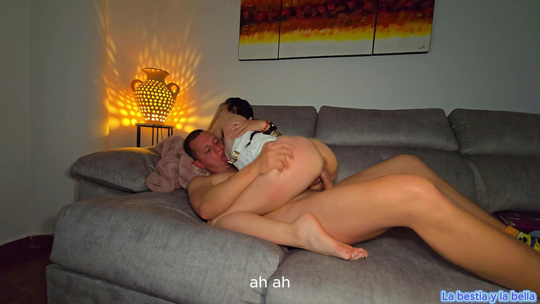 Labestiaylabella: 핫한 십대 호의의 대가로 하드코어 섹스와 깊은 오럴