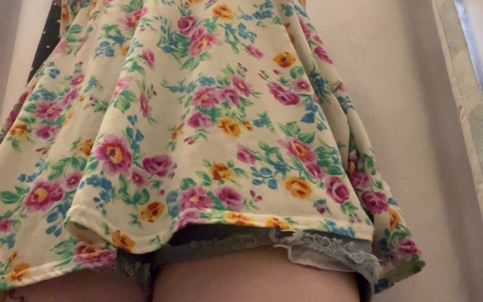 MistressWriggler: Stark Bollock Naked in Public Whilst Trying on New Clothes....