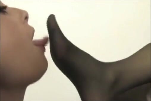 Foot Girls: Adoração ao pé por linda loira
