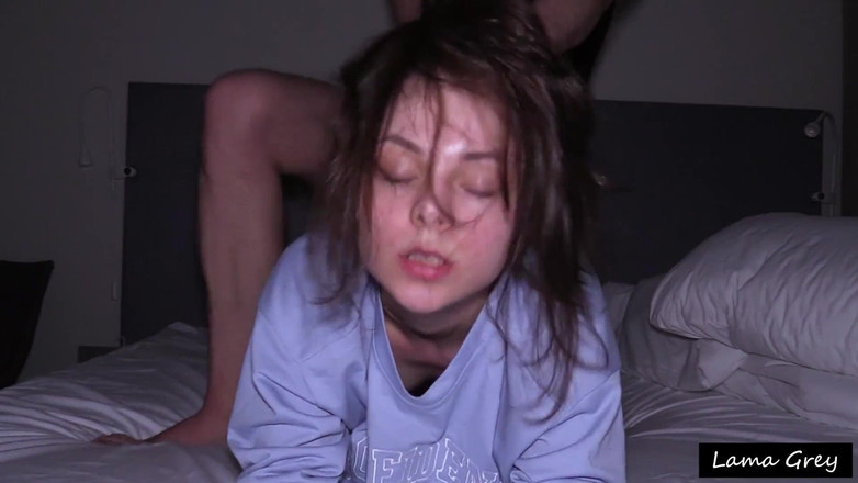 Cyber pussy: Ona je nerdy - studium a šukání s nerdy Teeny