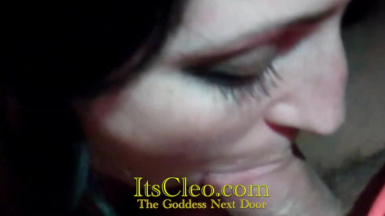 Cleo: Cleo zblízka šukání a sání