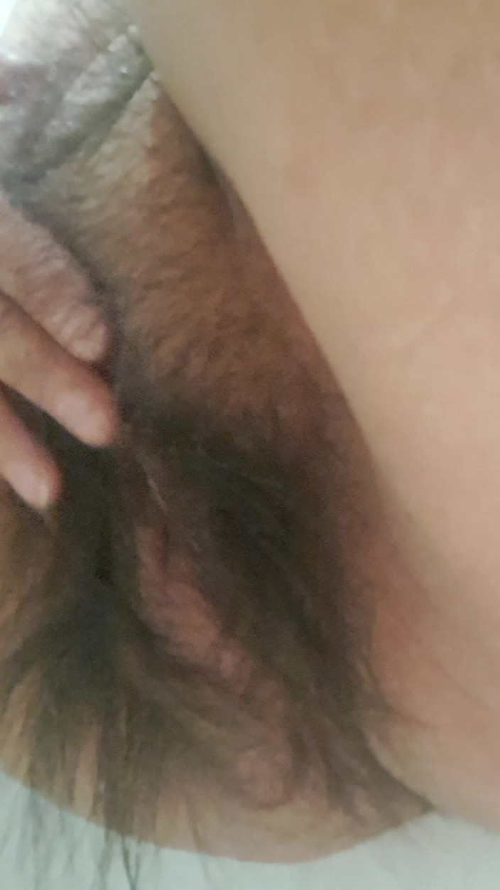 Mommy big hairy pussy: Saya mahu anda mencuba vagina berbulu MILF
