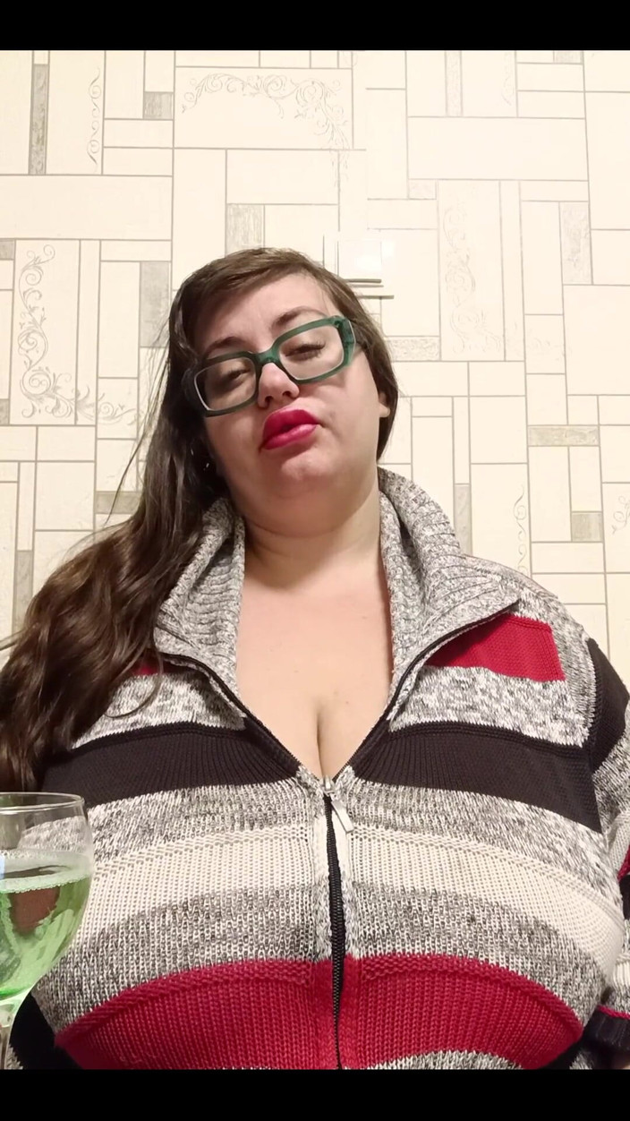 Nina Doll: Îți plac sânii mari?