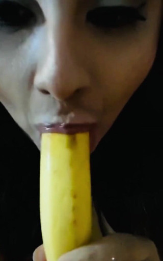Miss Madii: Blowjob pisang deepthroat