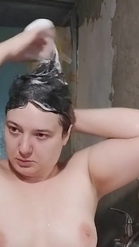 Pissed and Mouthed in the Bath