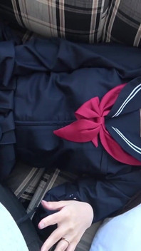Shiori - gift kvinna i collegeuniform