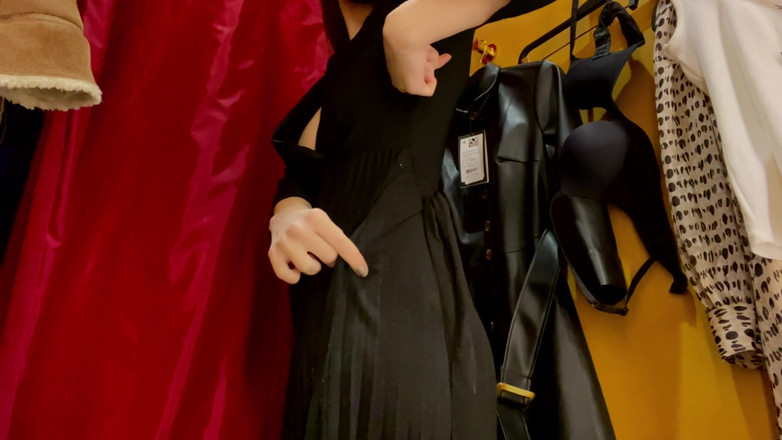 Lady Anna: Masturbazione nel camerino