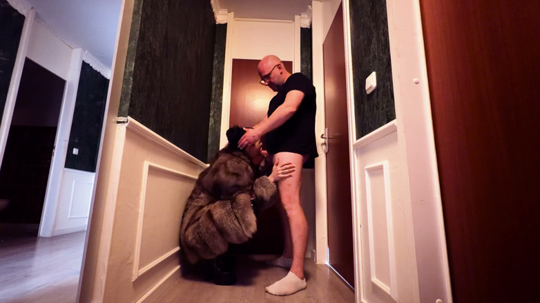 MissAlessaMilano: Ghettohure Also Gives in the Hallway to Fuck