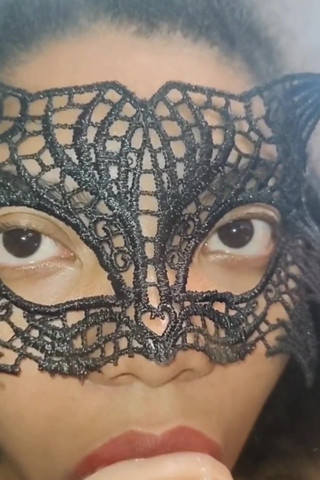 Pietro Montoya: Aku melatih tenggorokanku dengan berbagai ukuran dildo