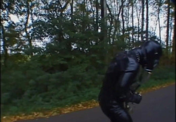 Absolute BDSM films - The original: Pussy licking in gas mask humiliating