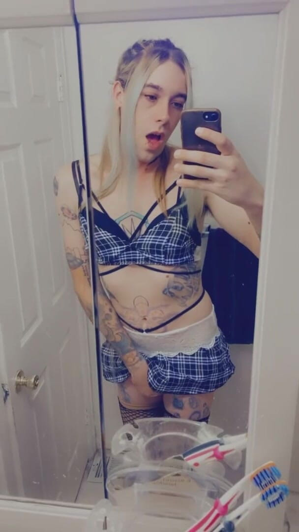 CarmenMelatonin: kamini kolej garl