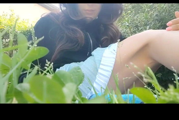 savannahamatoriale: 信じられない!公園でのシャンタルのげっぷ、おしっこなど!