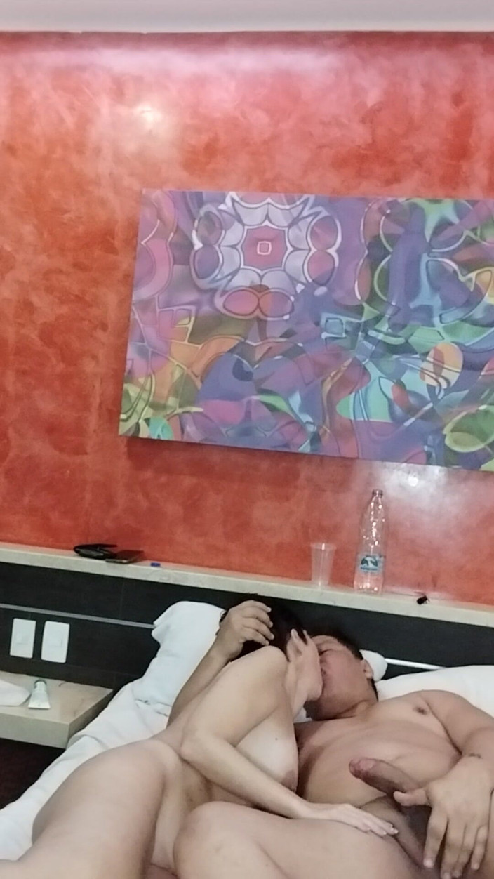 MaturecoupleVe: In fuga in un hotel per fare dell'ottimo sesso