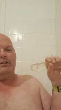 Pelacur itu jelas ketagih hisap dildo