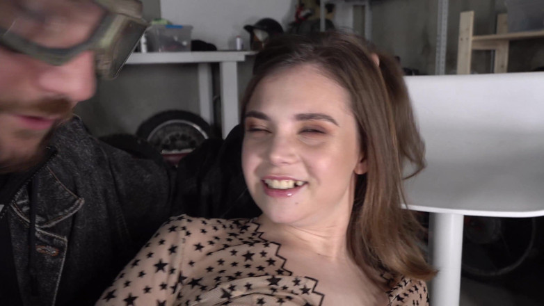 Valterkaro: Pantat bella grey di-fisting