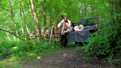 Young Sinner: Tânără blondă futută cu degetul în mașină, futută anal în pădure