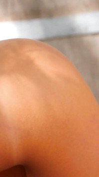 Roztomilá blondýnka Tahlia P Sexy nahá akce Venku