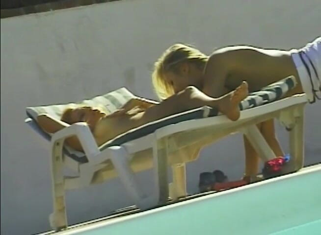 Lesbo Tube: Amazing blondes and one vibrator