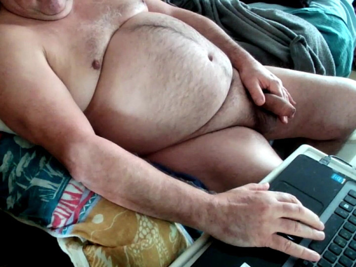 CiccioloBrizzolo: ホットな動画を見ながら自慰をします