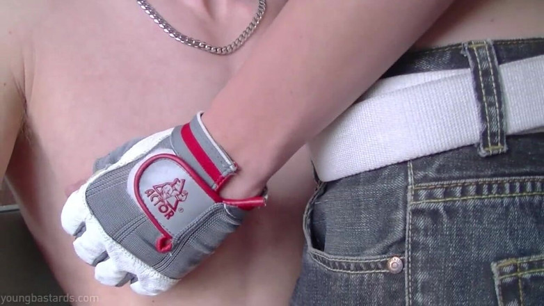 Young Bastards: Latte doppelt gepimmelt