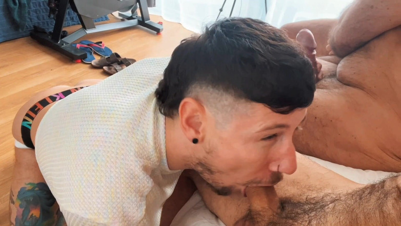 gaynaughtywelsh: 내 후장과 목구멍을 번갈아가며 따먹는 세 명의 아빠 1부