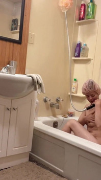 Так жарко сьогодні, а потім прийми душ