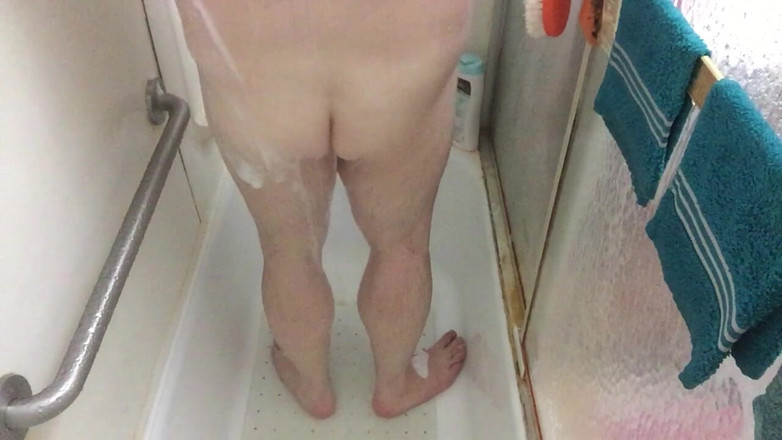 Sen Desi: Showering