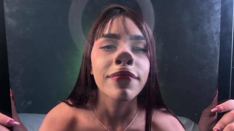 Elikink: Aynada Eğlence