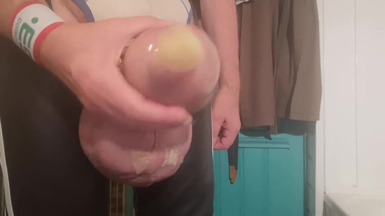 Monster_Meat_: Дрочит с большой порцией спермы