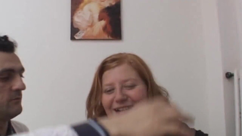 Real Home Made: Une grosse rousse se fait baiser et filmer